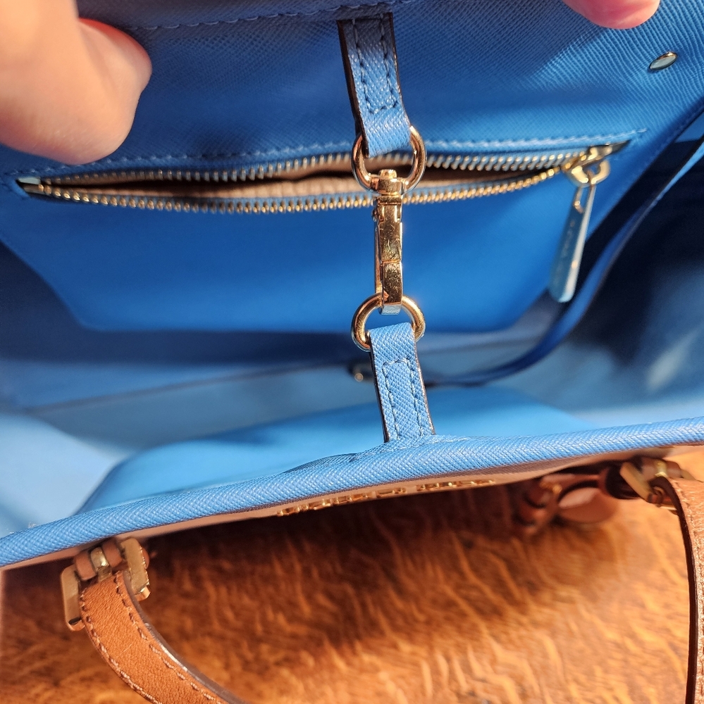 Michael Kors Jet Set Travel Stripe Calfskin Medium Tote Bag - Picture 11 of 13